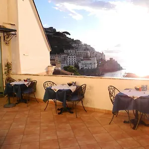 hotel-croce-di-amalfi.hotels-amalfi.com/